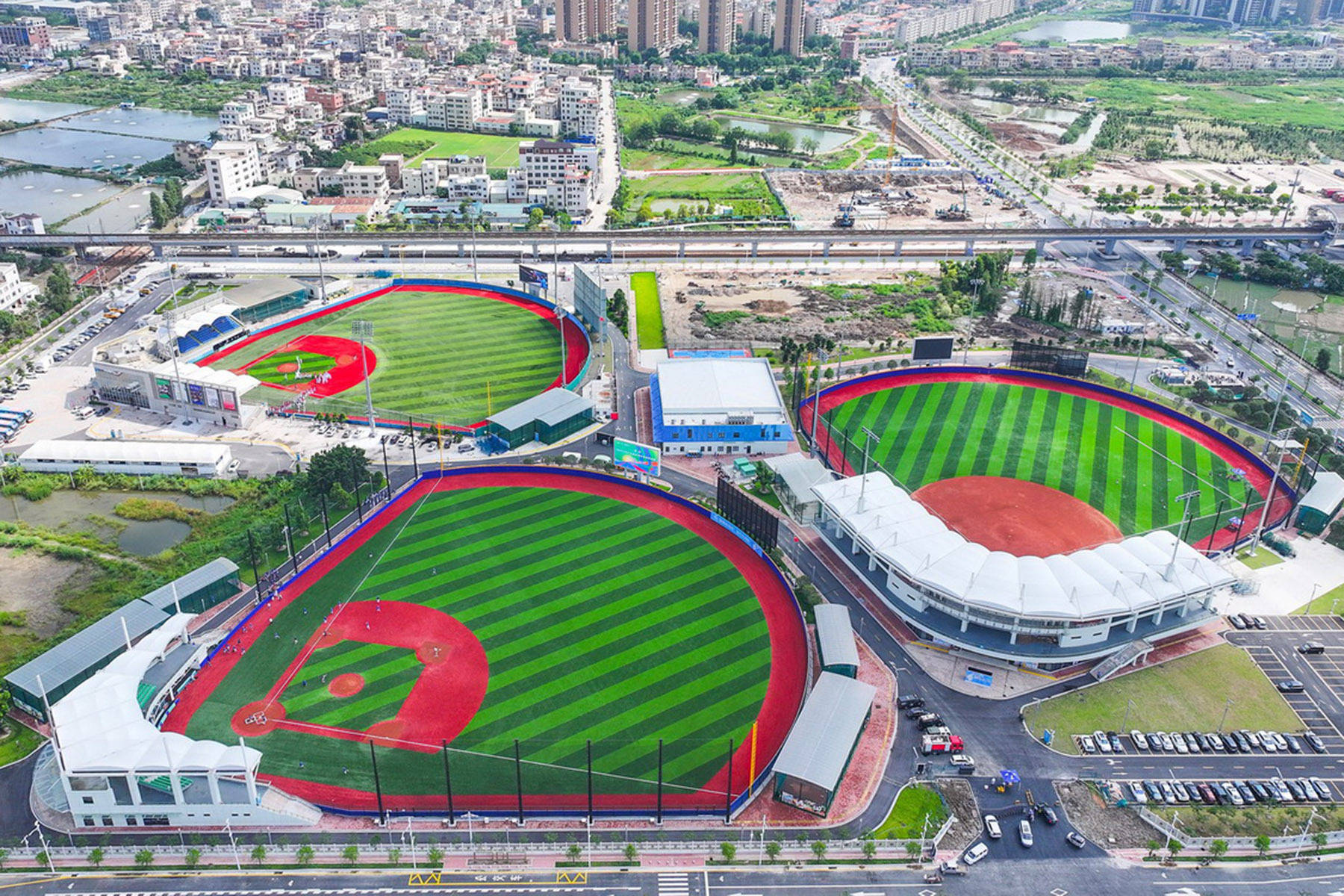 图集｜“棒球之城”中山，正全力挥出“本垒打”