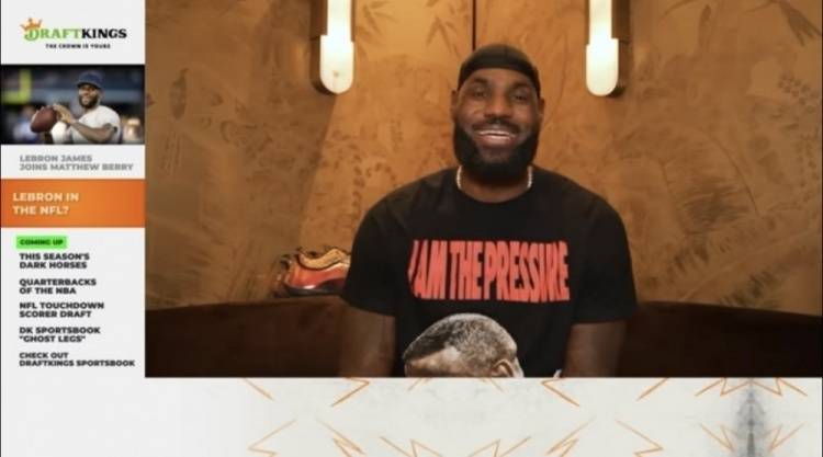 kaiyun-詹姆斯(sī)自(zì)曝曾認(rèn)真考虑加盟NFL！停摆期收到海鹰队球衣并接受(shòu)橄榄球訓(xùn)练