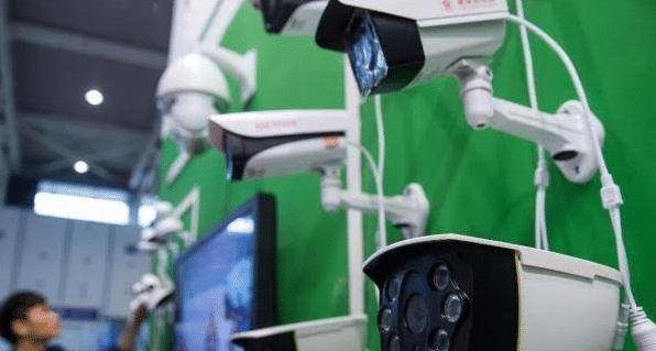 美国落魄科学家，戴维·布雷迪投奔中国，在我国研发10亿级相机