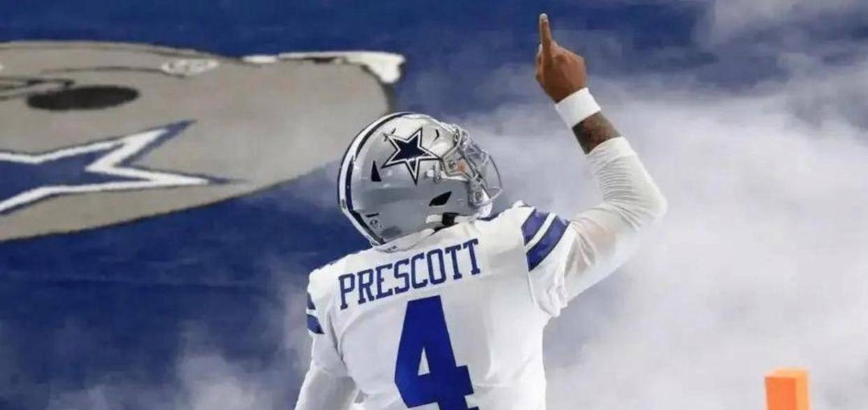 开云新闻-达拉斯牛仔队的合同真递到他(tā)手(shǒu)上了，詹姆(mǔ)斯差点就去(qù)了NFL，他(tā)高(gāo)中(zhōng)竟是(shì)全州第一外接(jiē)手(shǒu)，橄榄球(qiú)才是(shì)真正的起(qǐ)点